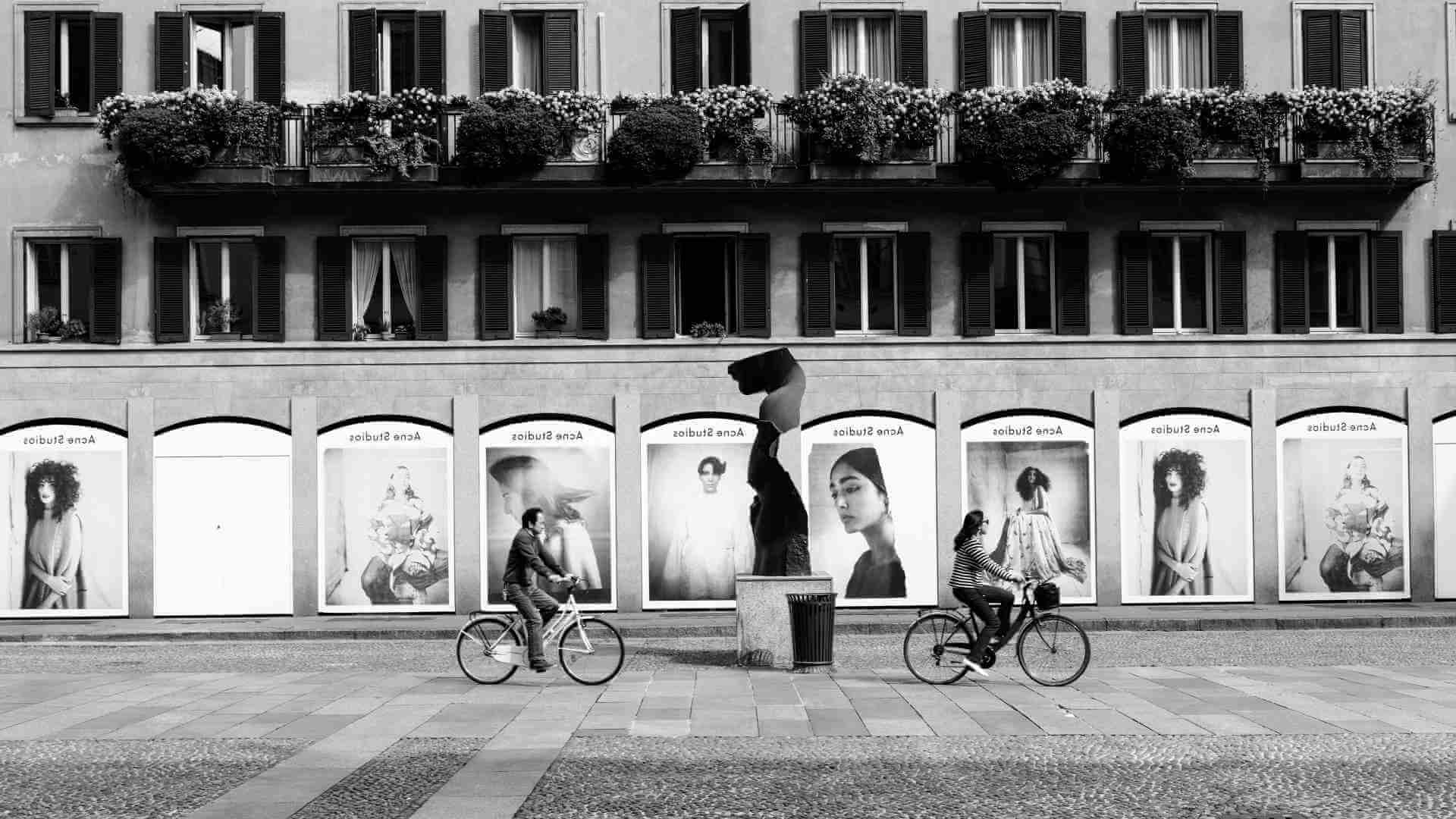 Architettura urbana con biciclette